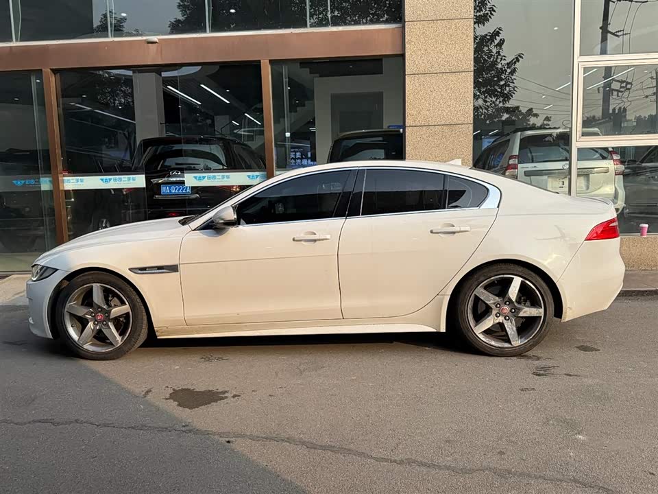Jaguar XE