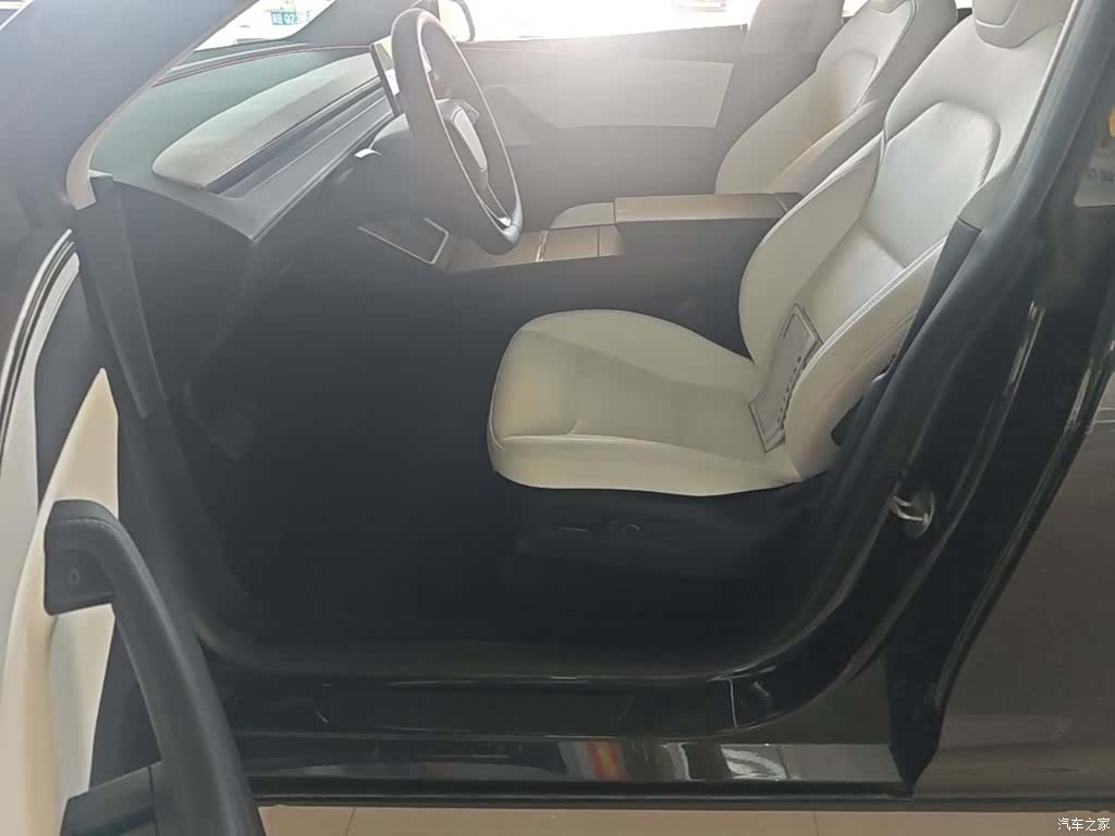 Tesla Model Y, 2025 15
