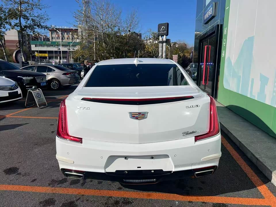 Cadillac XTS