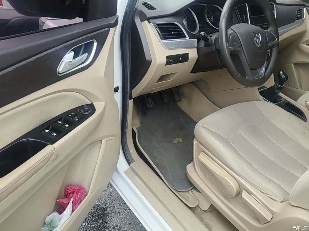 Wuling 730, 2017 12