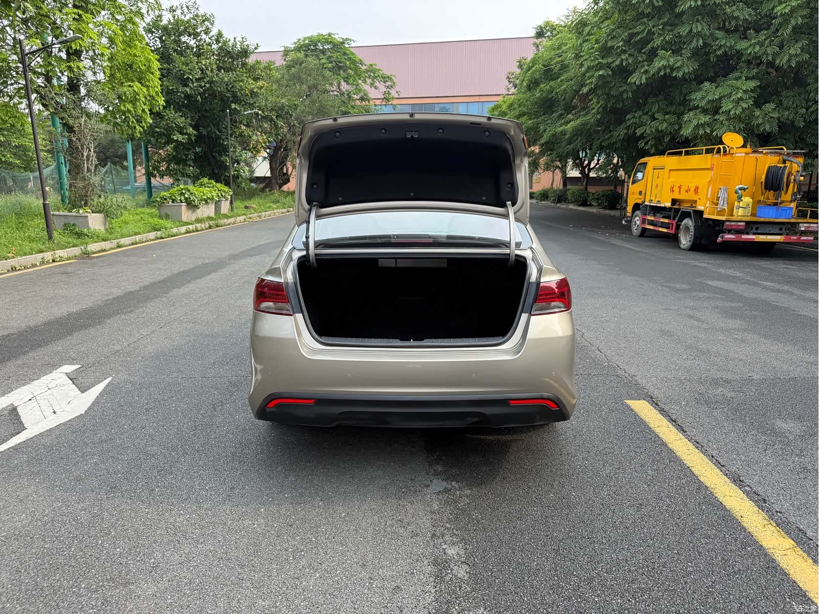 Kia GLS, 2018 18