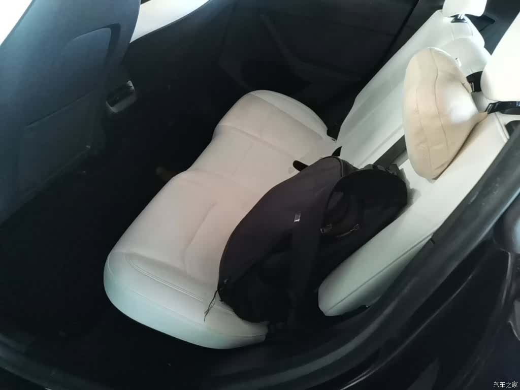 Model Y, 2023 17