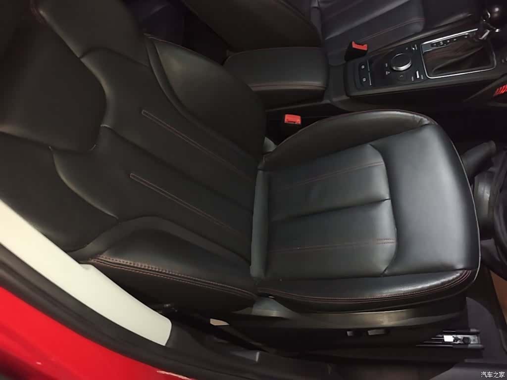 Audi Q2L, 2023 25