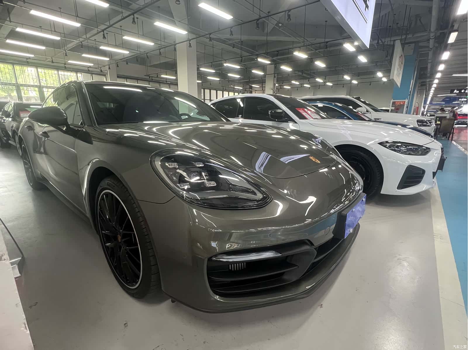 Porsche Panamera, 2023 3