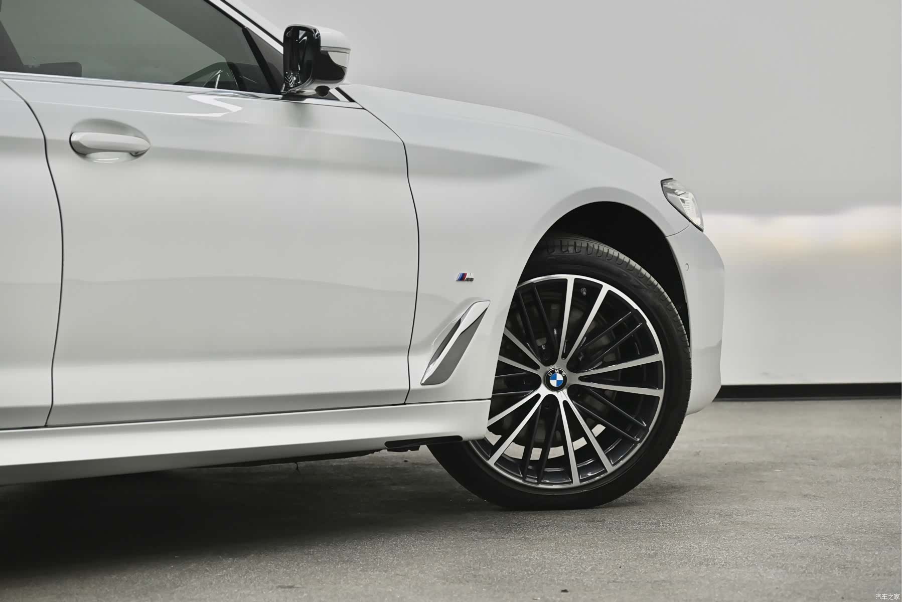 BMW 5 Series, 2021 32