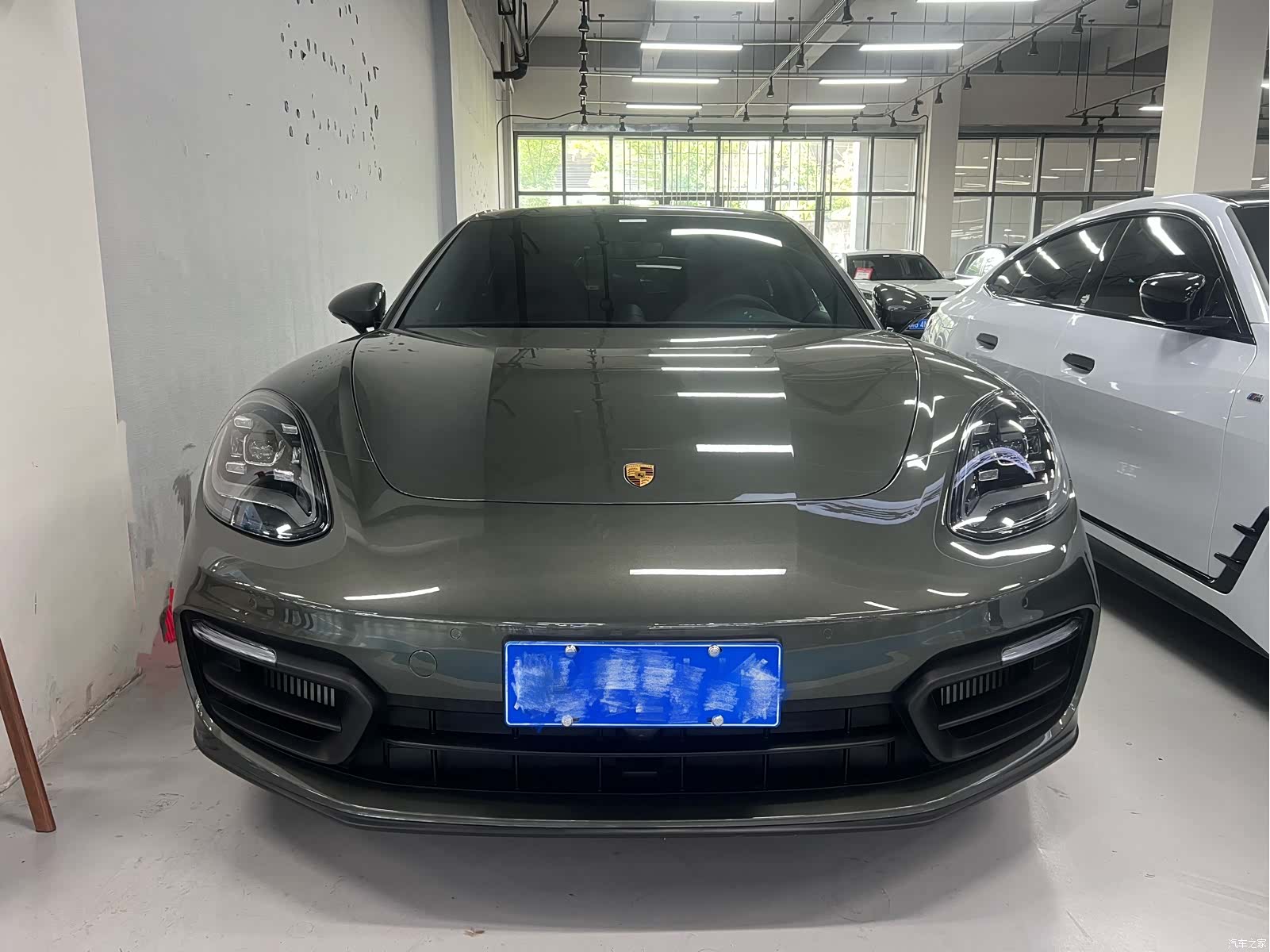 Porsche Panamera, 2023 2