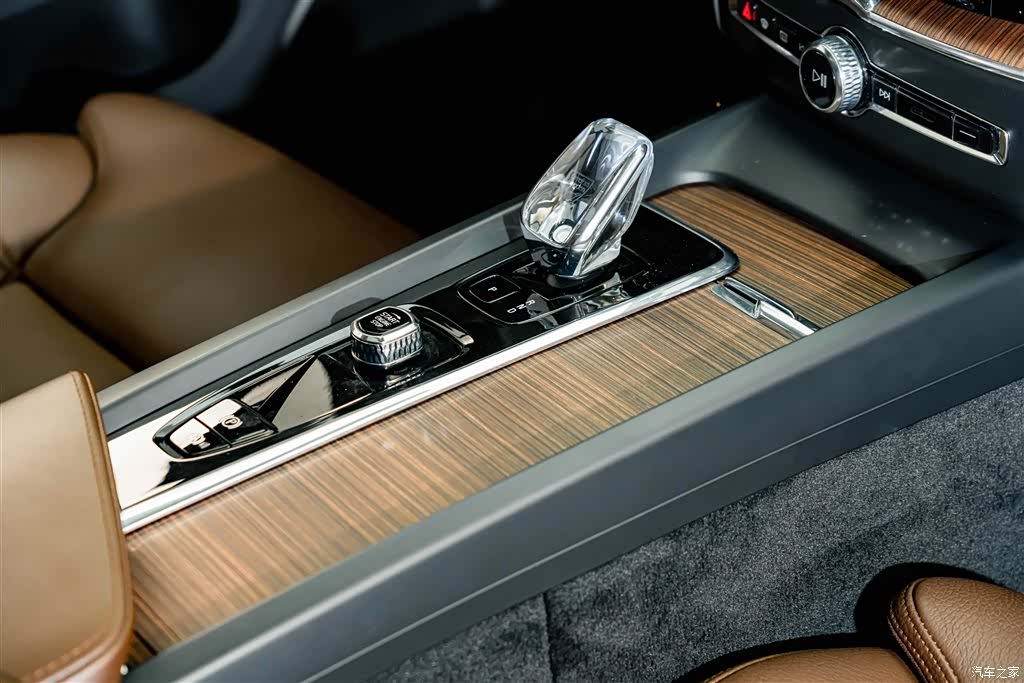 Volvo XC60, 2023 18
