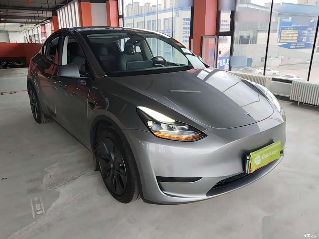 Tesla Model Y, 2024 4