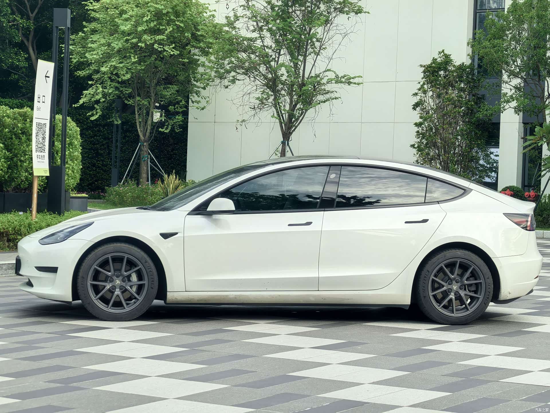 Tesla Model 3, 2021 6
