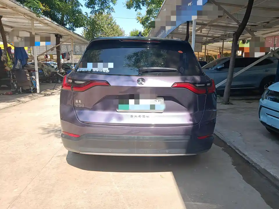 NIO ES8