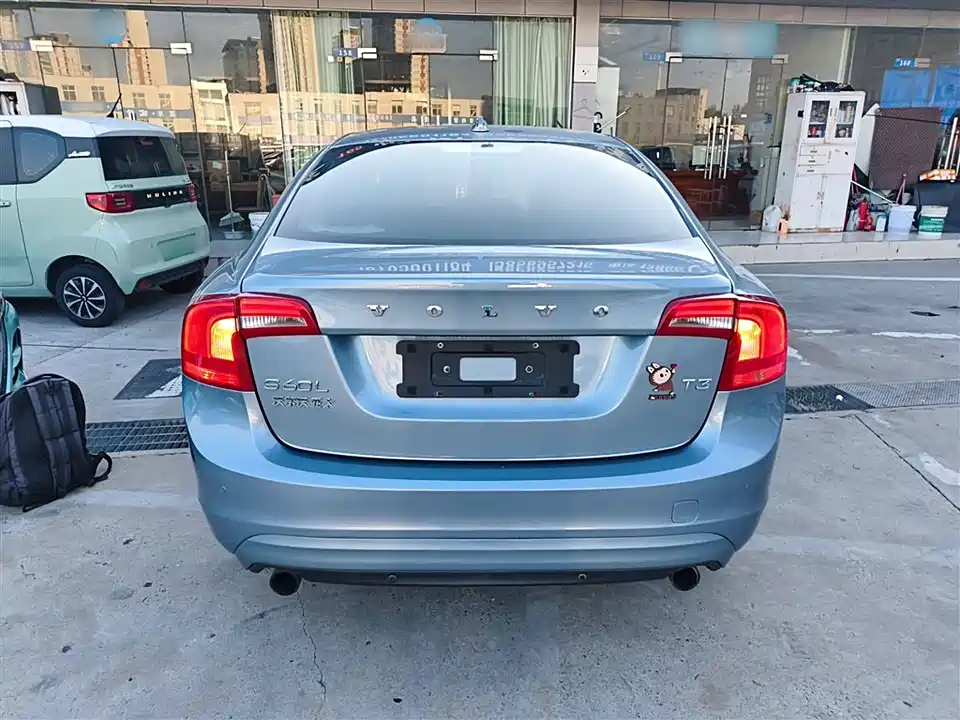 Volvo S60