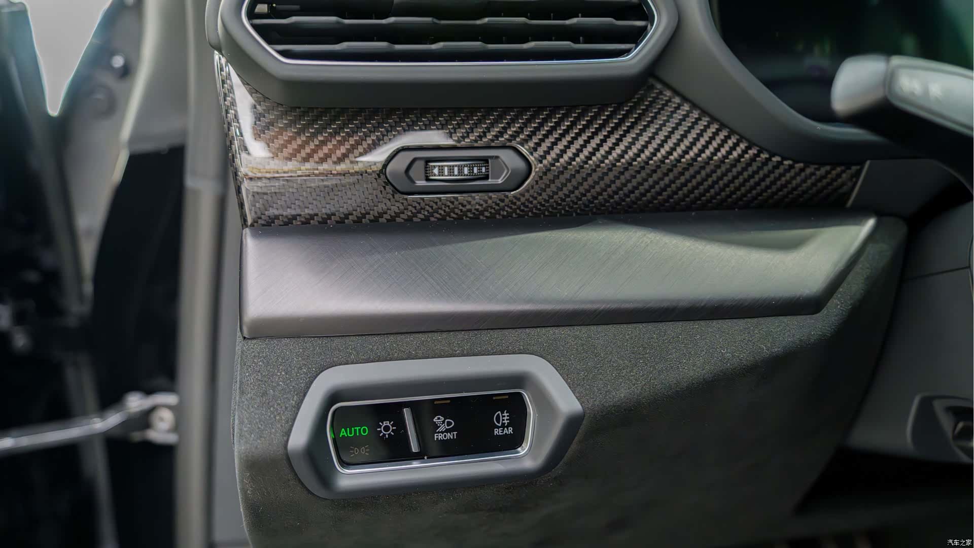Lamborghini Urus, 2023 13
