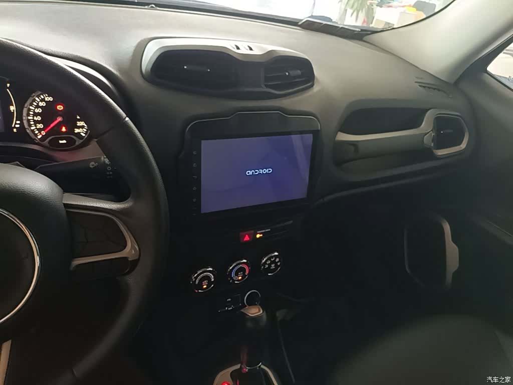 Jeep Renegade, 2017 13