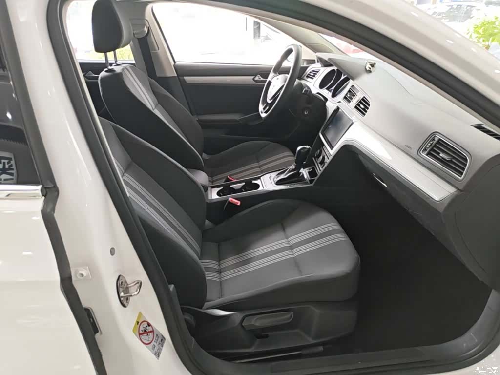 Volkswagen Lamando, 2017 25