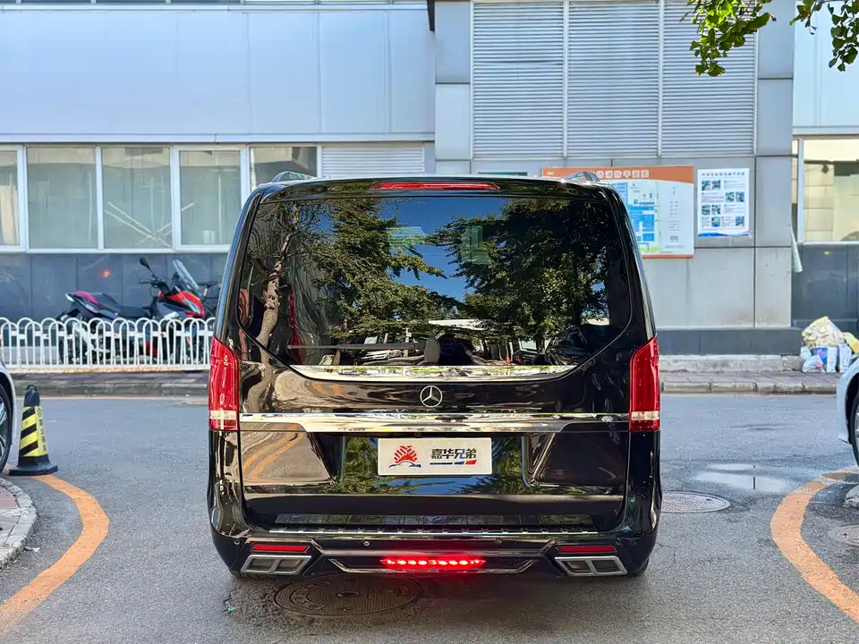 Mercedes-Benz V-class
