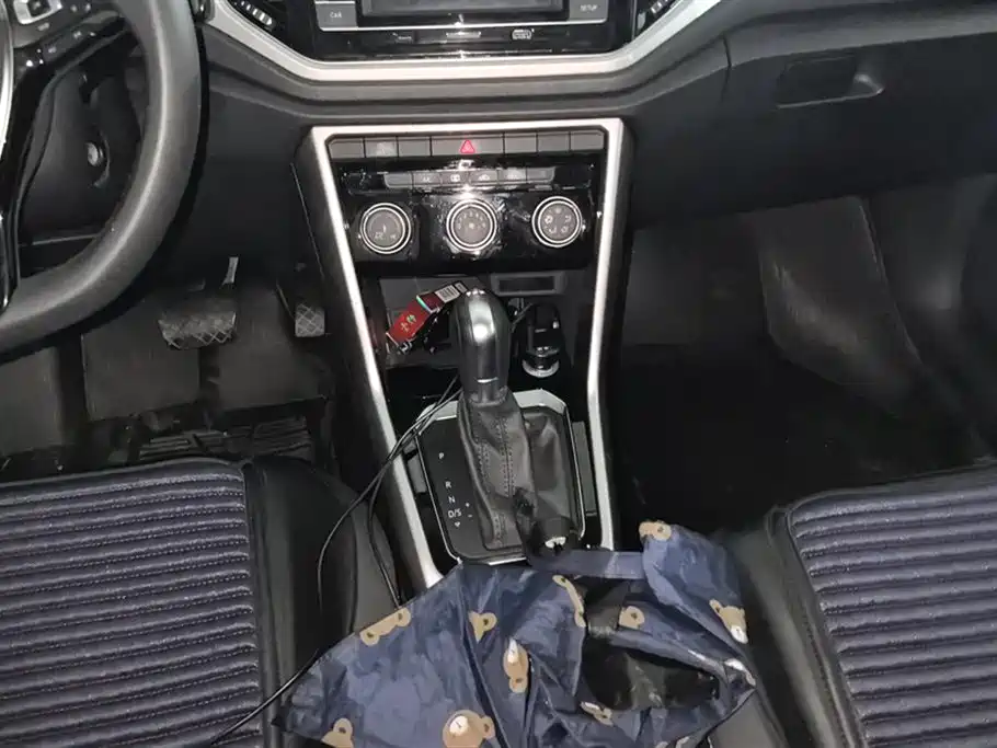 Volkswagen T-ROC exploring Songs