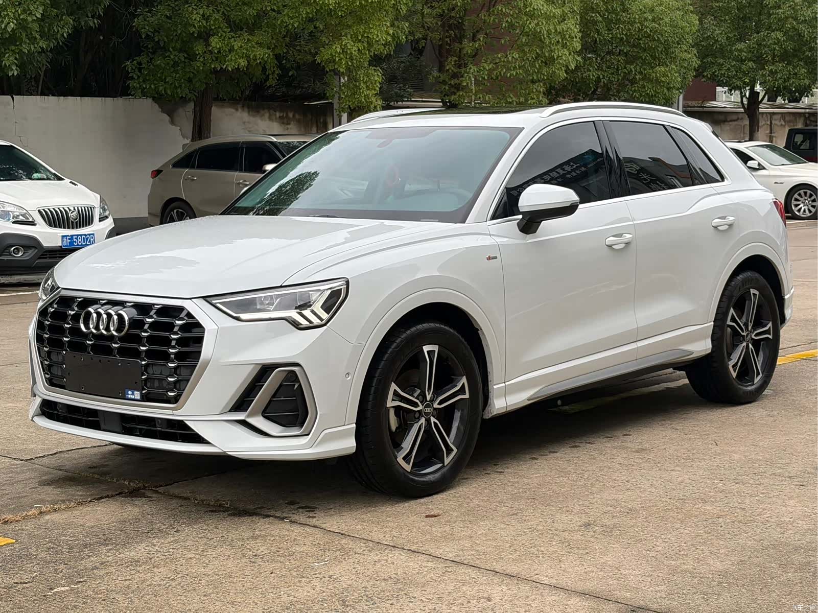Audi Q3, 2022 2