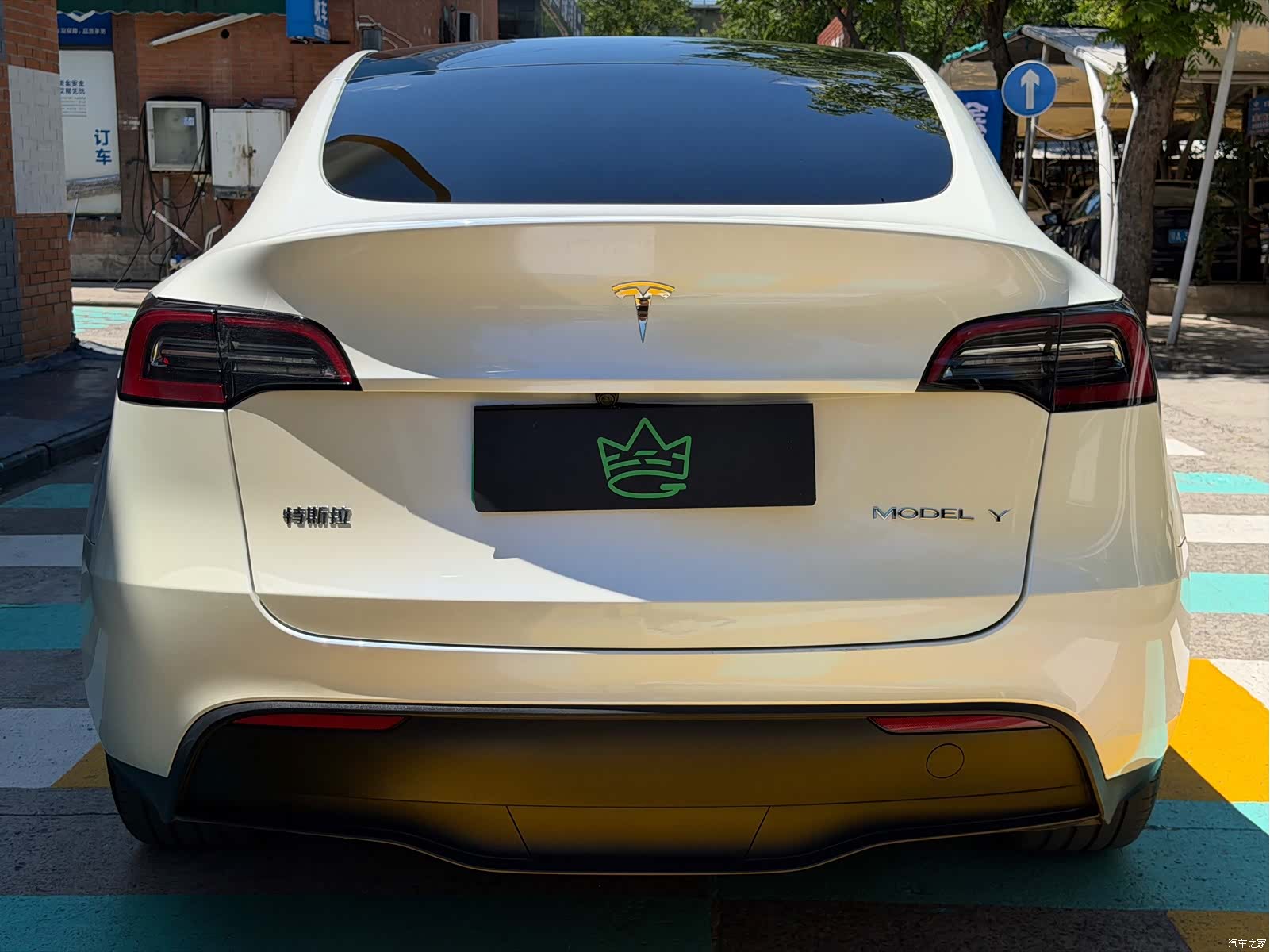 Tesla Model Y, 2024 все фото