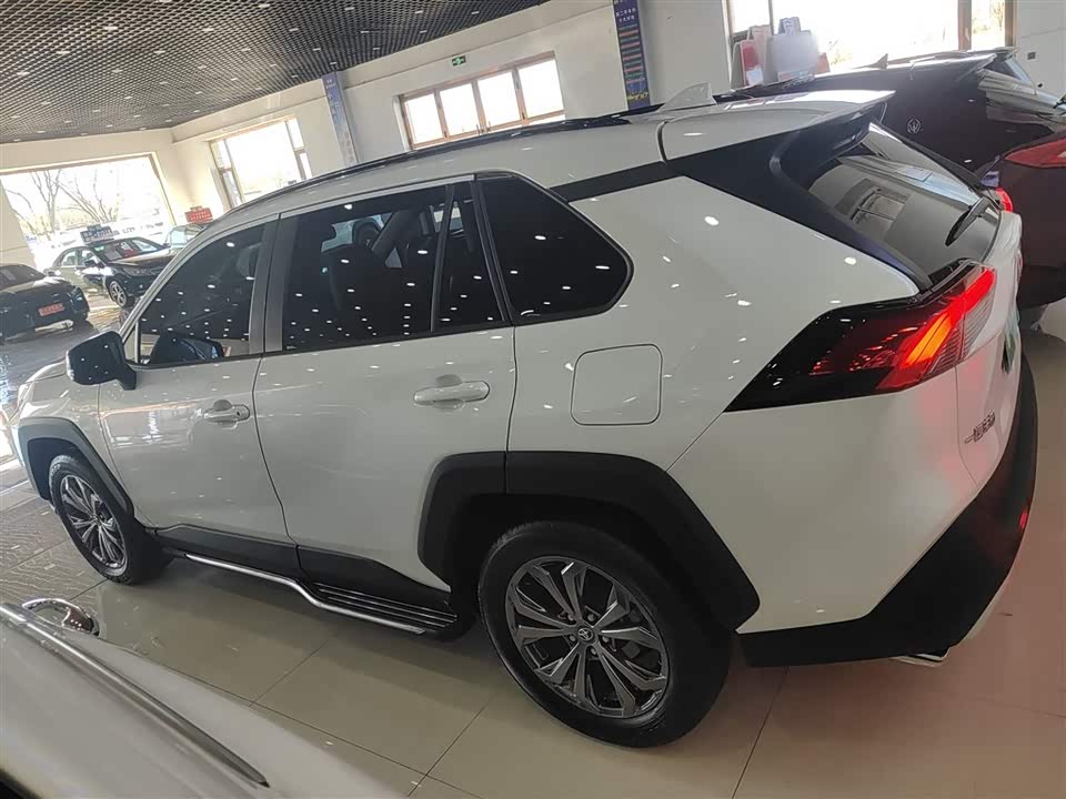 Toyota RAV4 Rongfang
