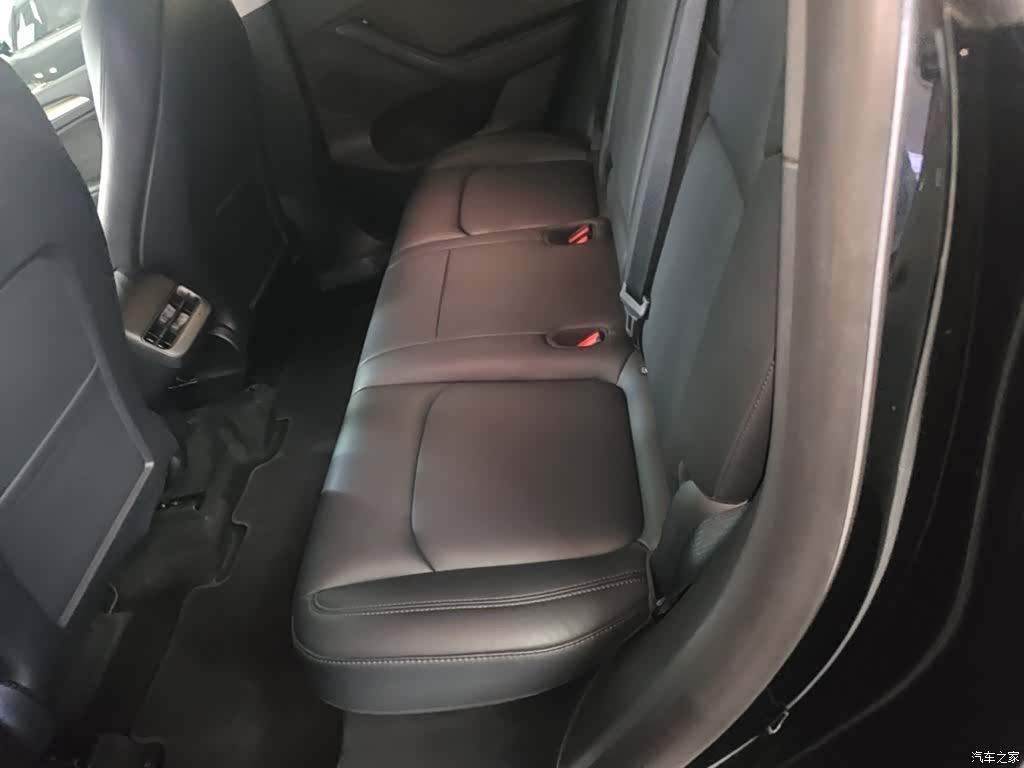 Tesla Model Y, 2022 17