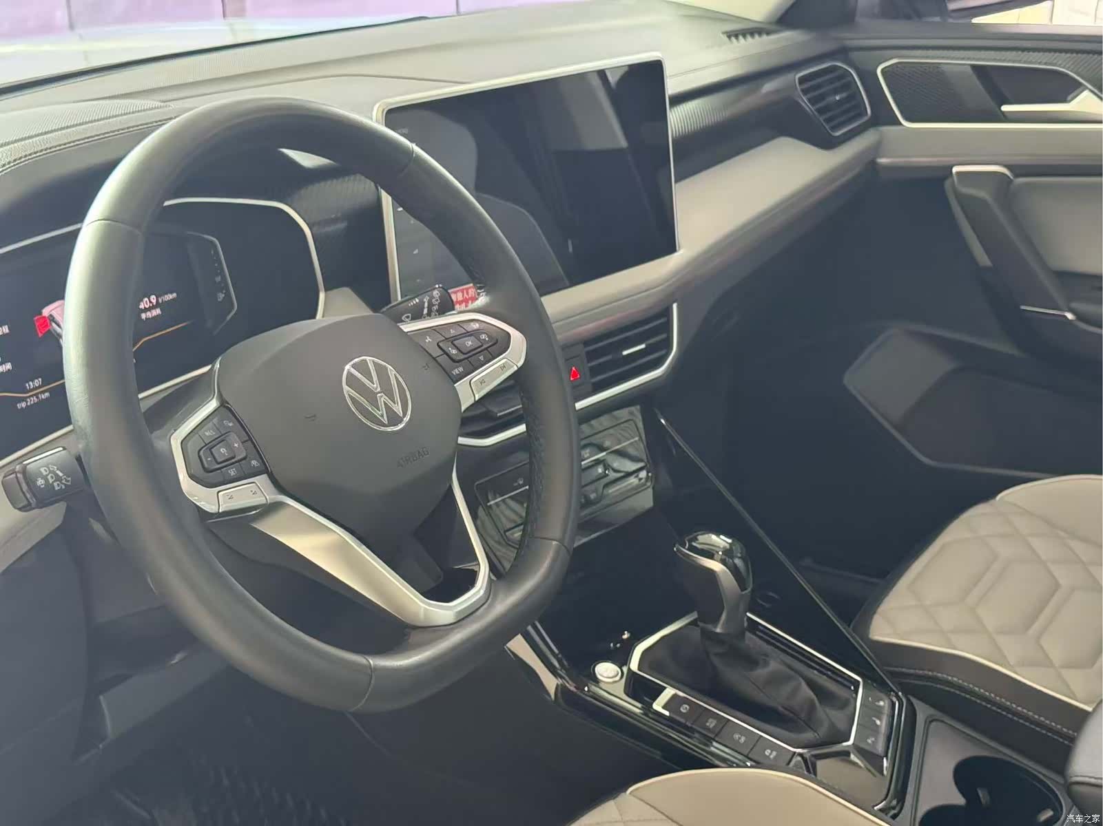Volkswagen Tayron, 2023 11