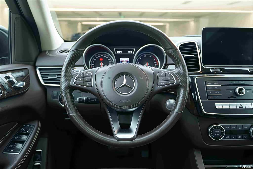 Mercedes-Benz GLS, 2018 17