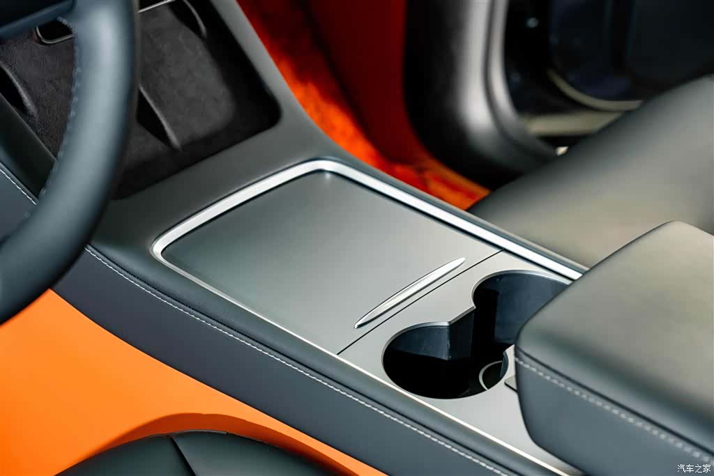 Tesla Model Y, 2025 12