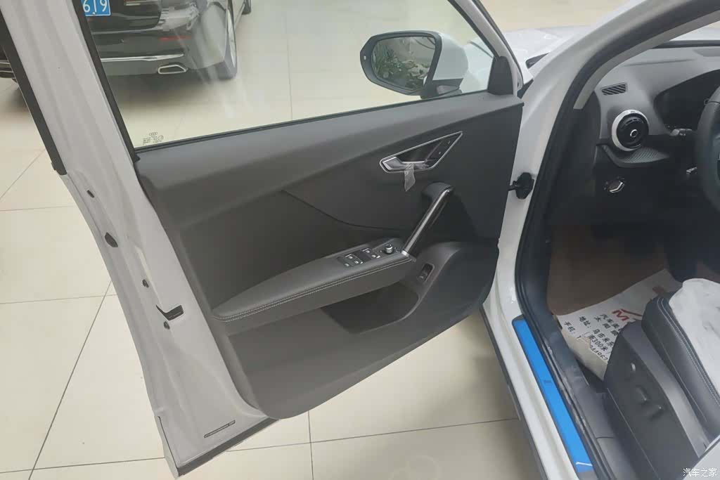 Audi Q2L, 2026 7