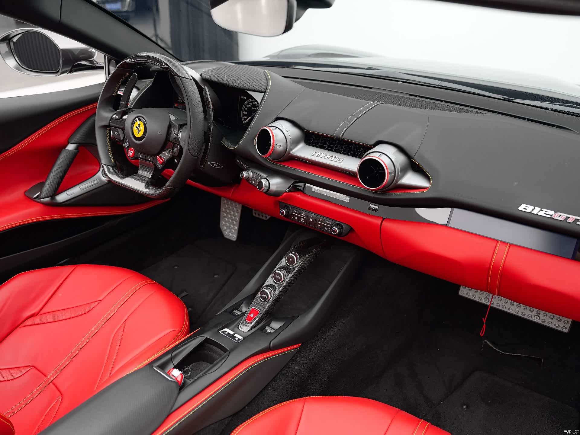 Ferrari 812, 2021 24