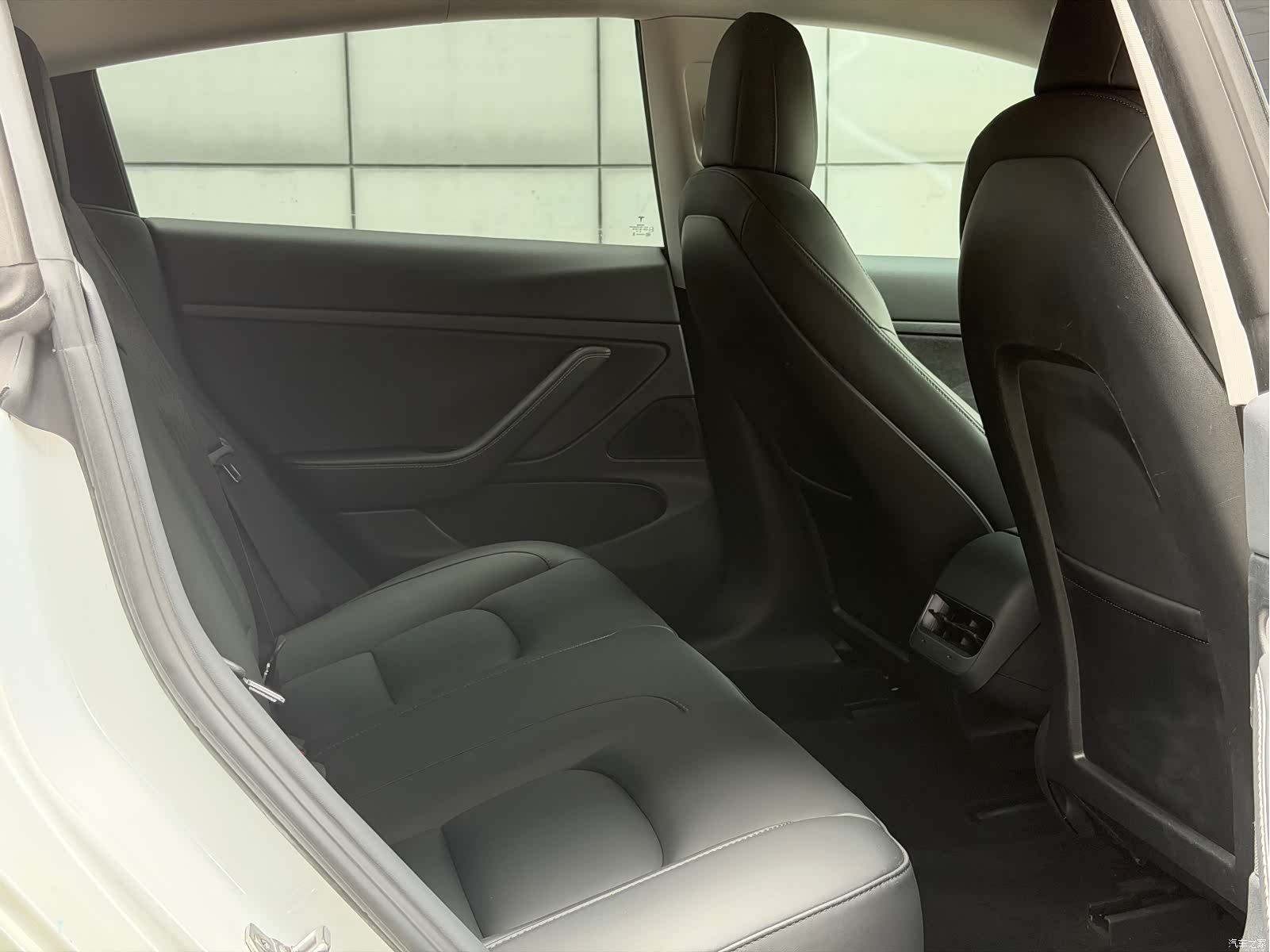 Tesla Model 3, 2020 6