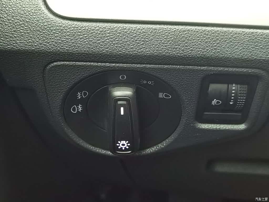 Volkswagen Lamando, 2016 21
