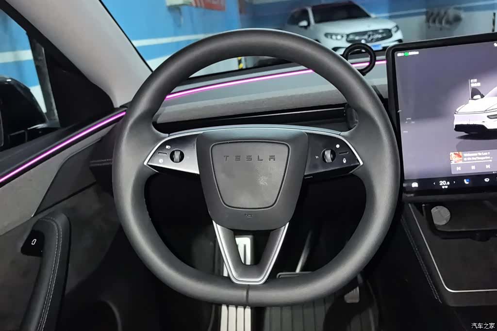 Tesla Model Y, 2025 15
