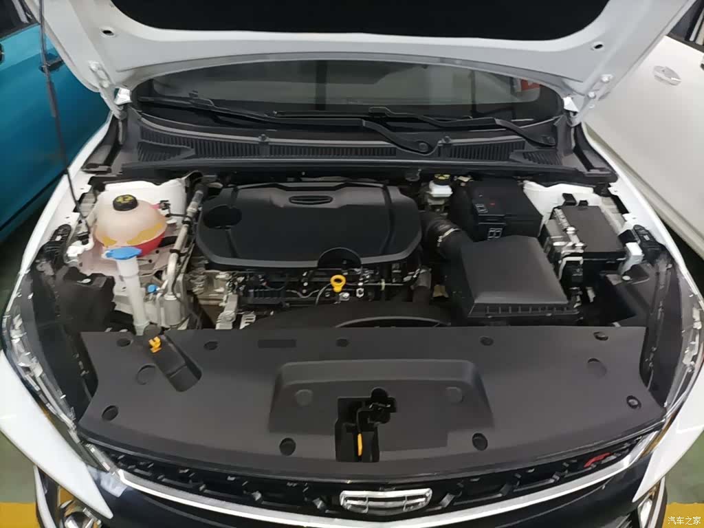 Geely Binray, 2022 20