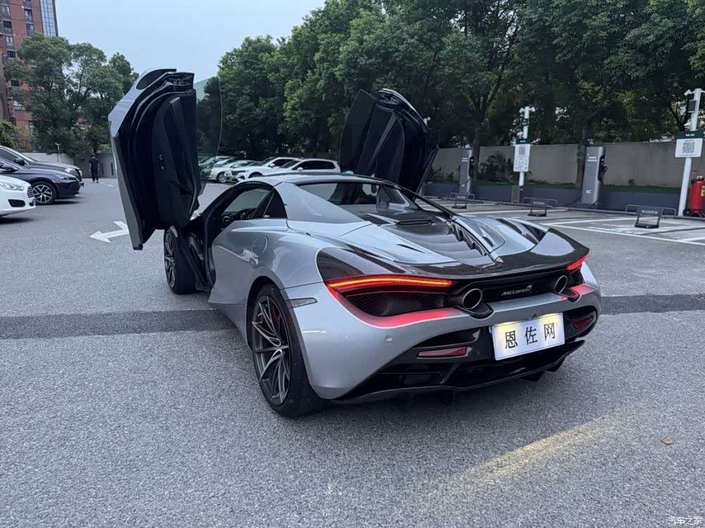McLaren 720S, 2020 10
