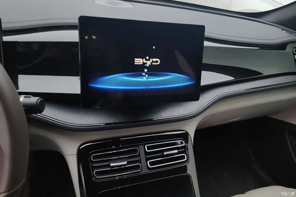 BYD Qin, 2024 13