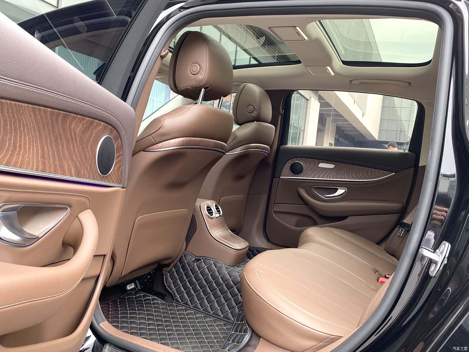 Mercedes-Benz E-Class, 2023 все фото