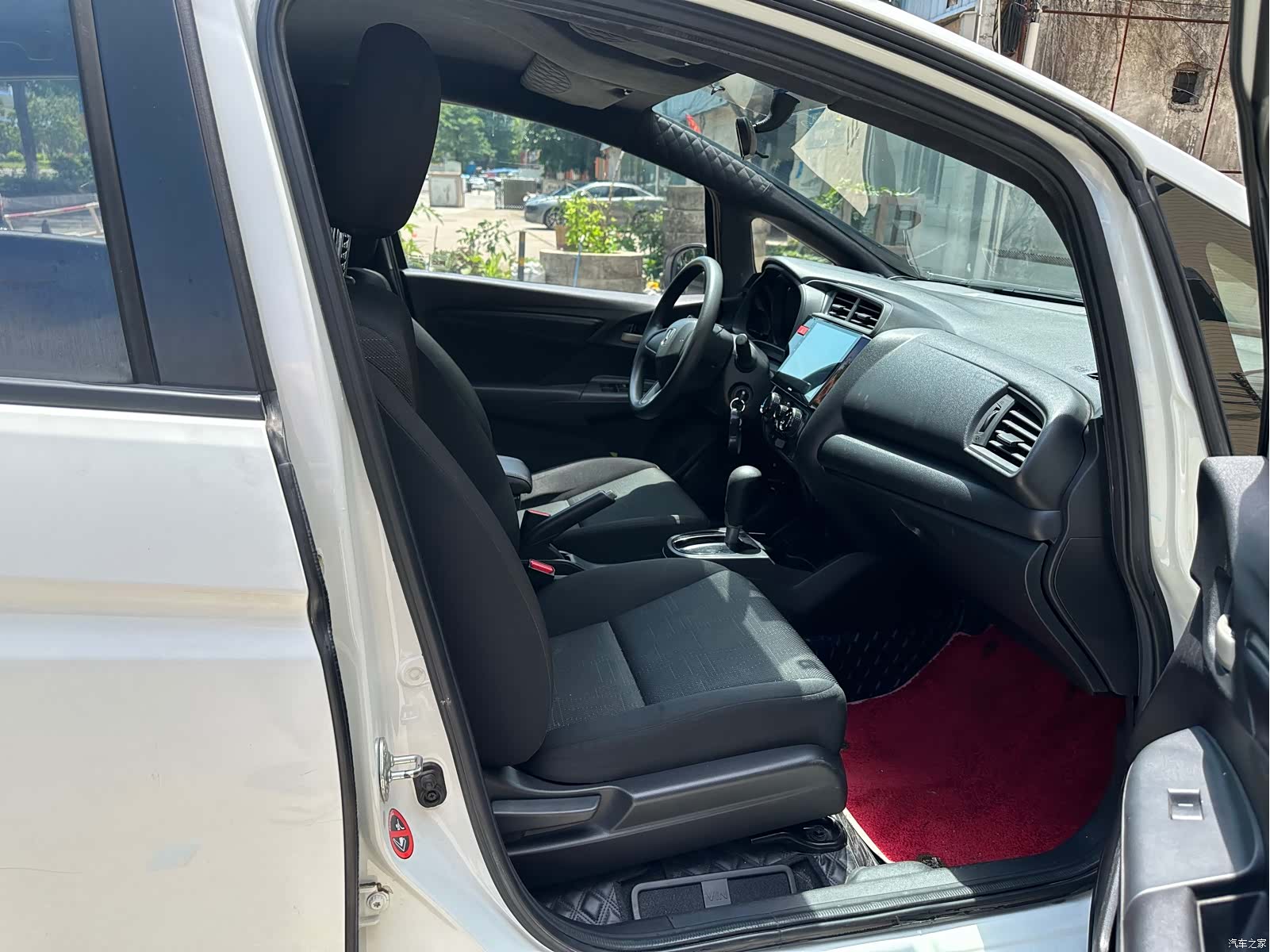 Honda Fit, 2015 8