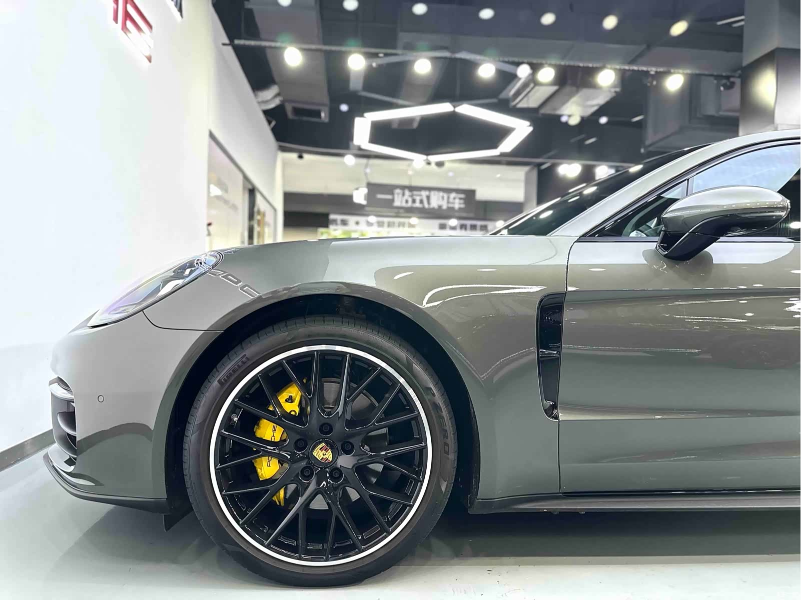Porsche Panamera, 2023 25