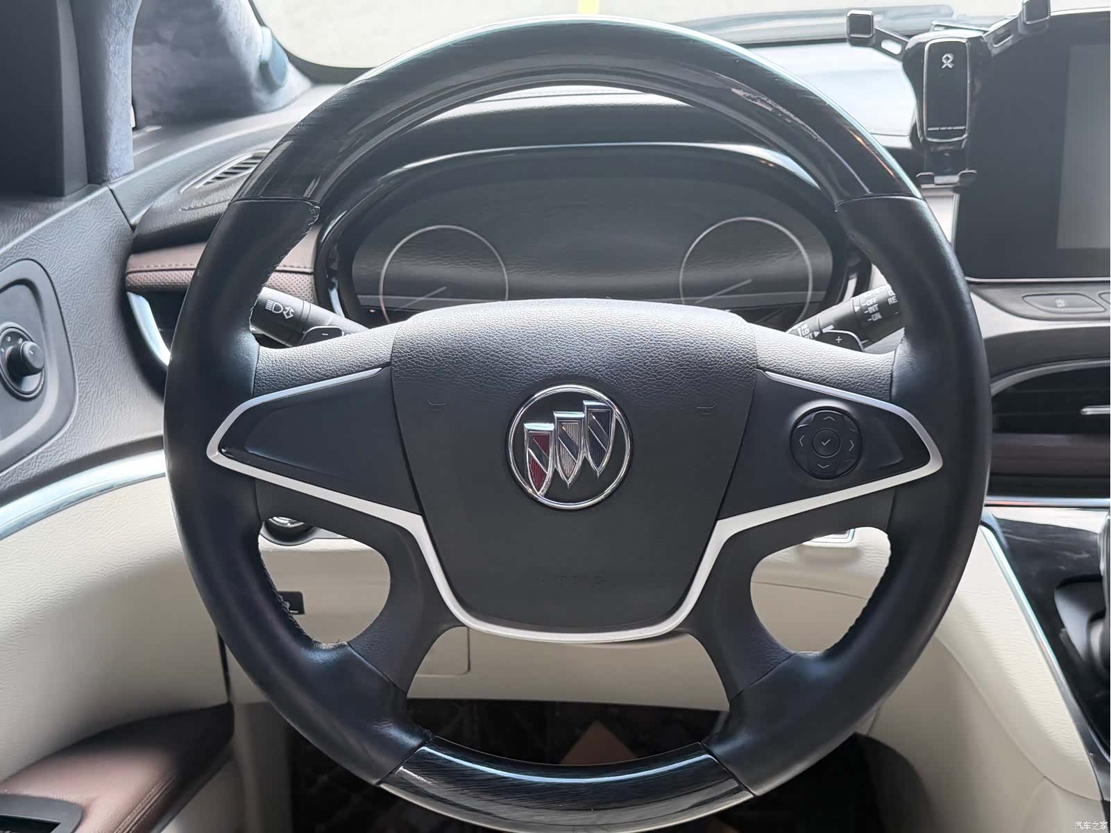 Buick GL8, 2020 10