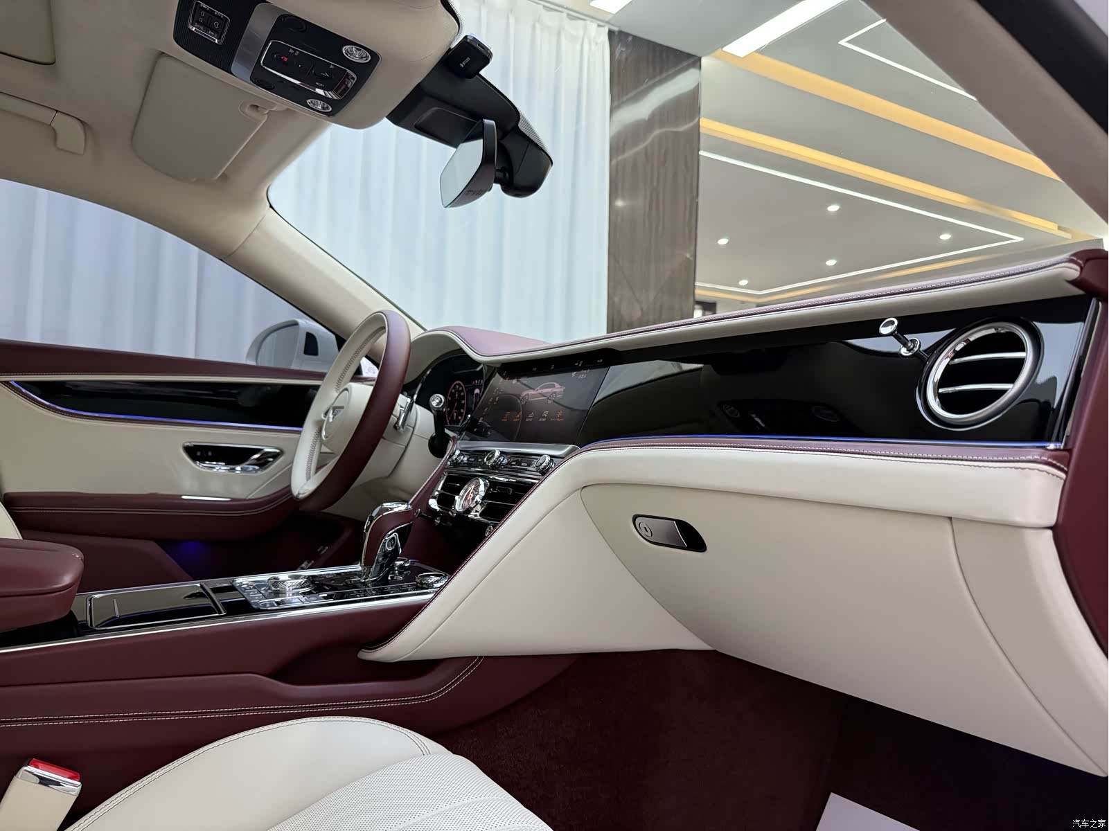 Bentley Flying Spur, 2024 13