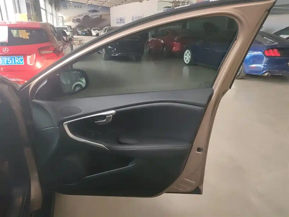 Volvo V40 Volvo V40