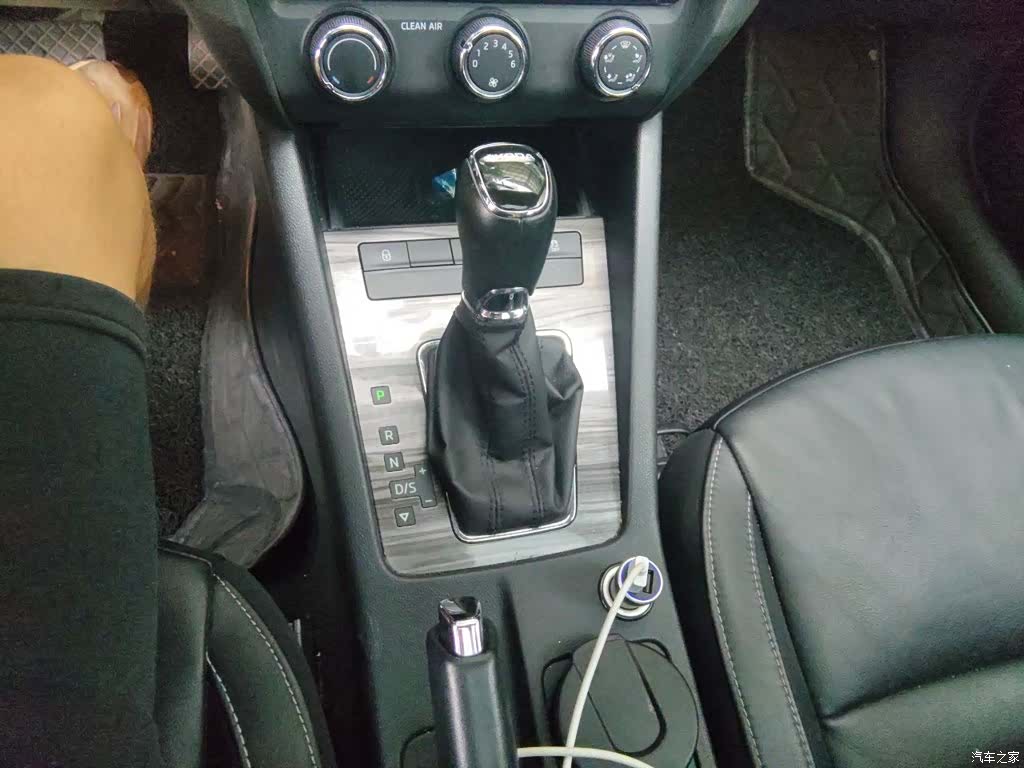 Skoda Octavia, 2015 10