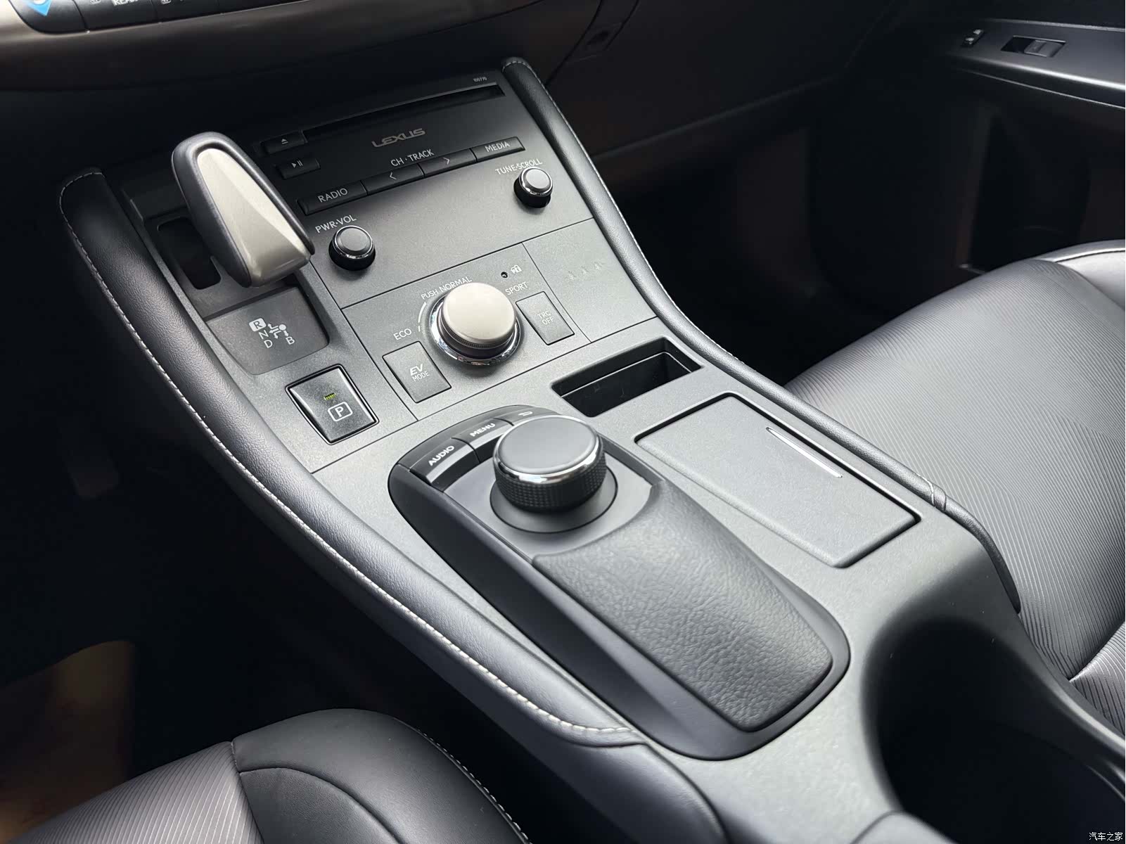 Lexus CT, 2018 13