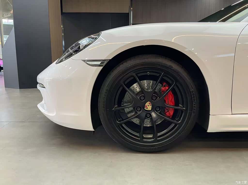 Porsche Cayman, 2019 15