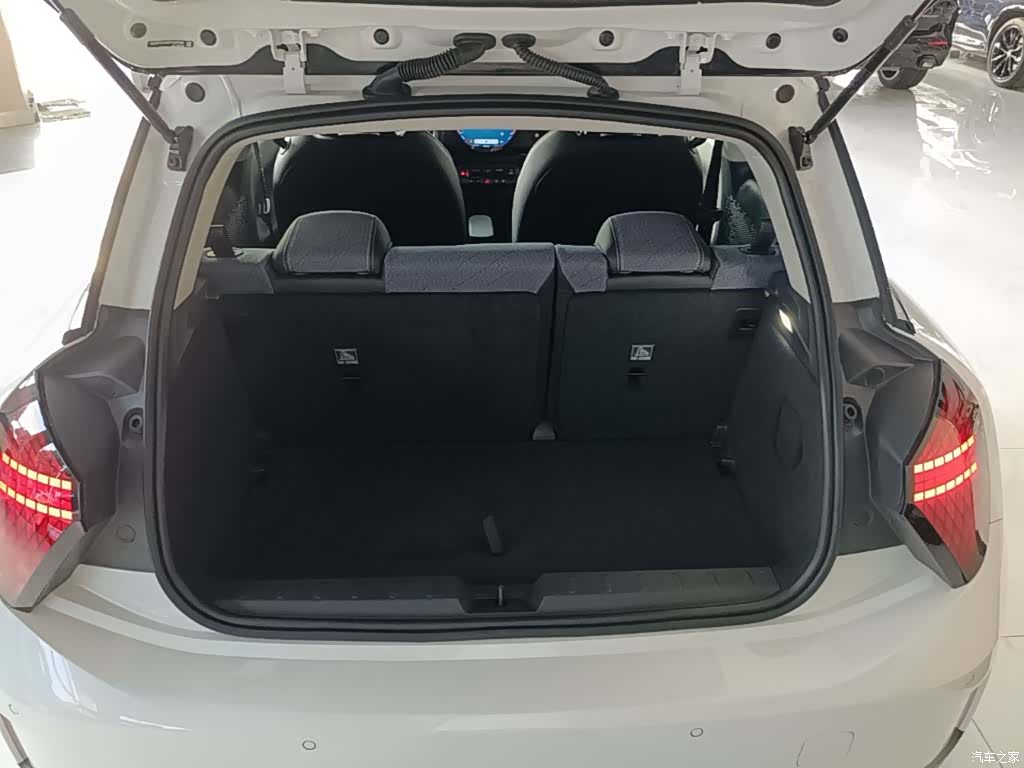 Mini Cooper, 2024 19