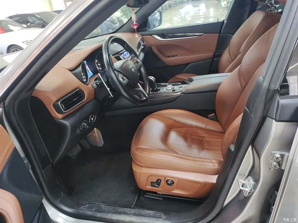 Maserati Levante, 2018 11