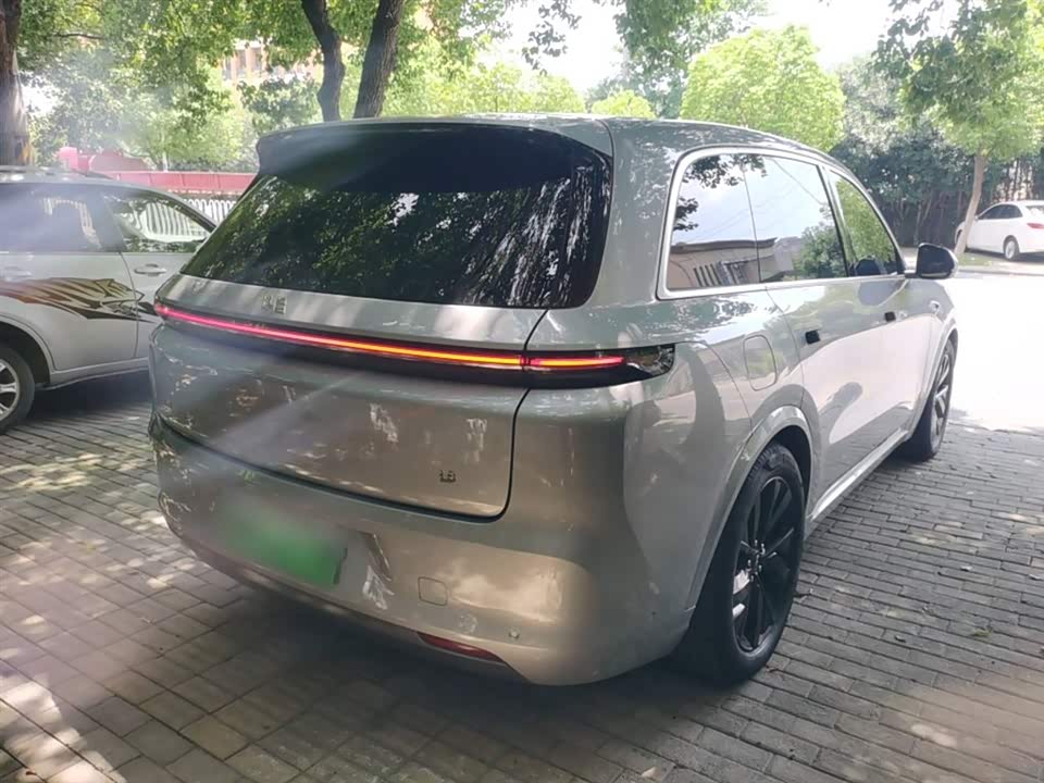Li Auto Ideal L8