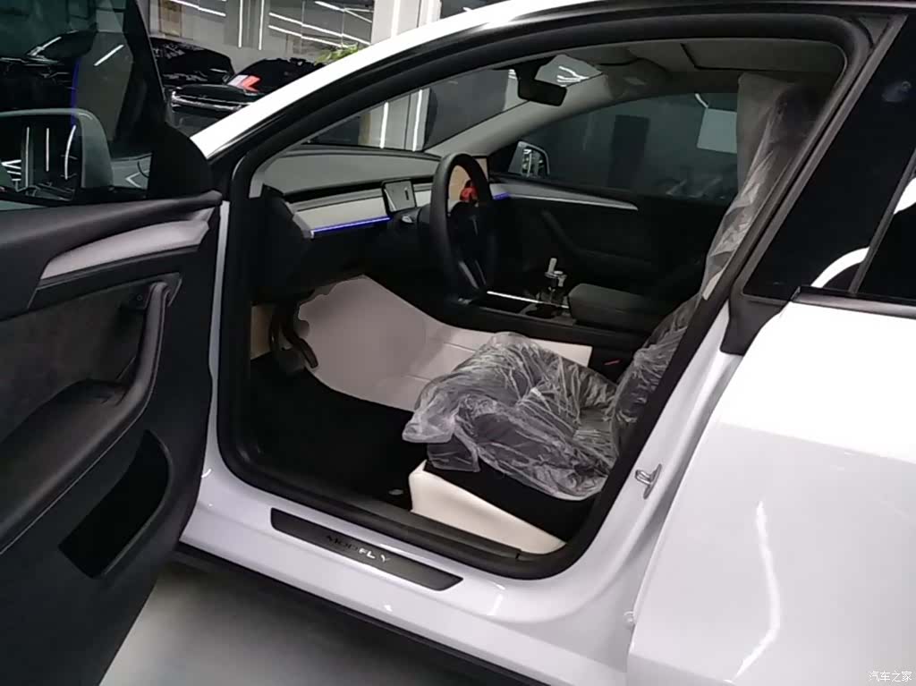 Tesla Model Y, 2024 15