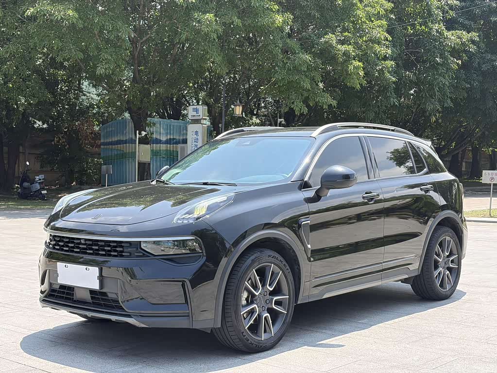 Lynk & Co 01