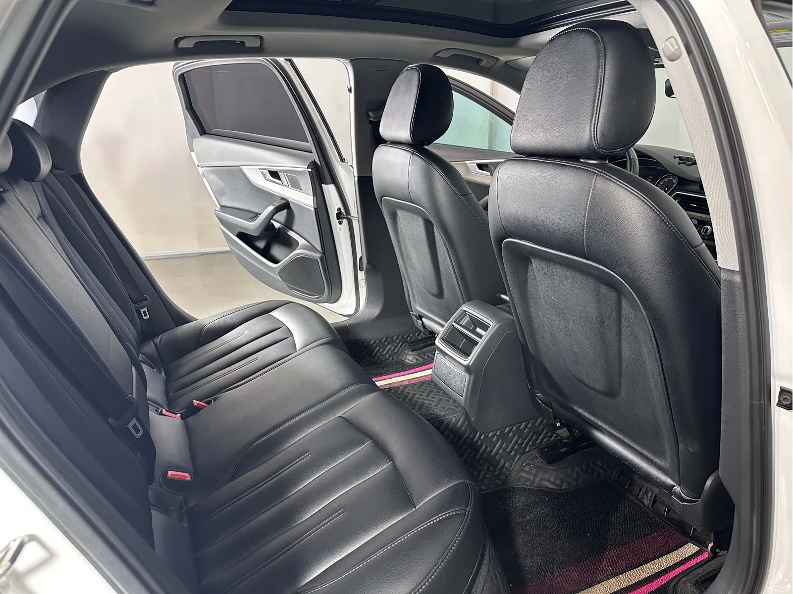 Audi A4L, 2019 14